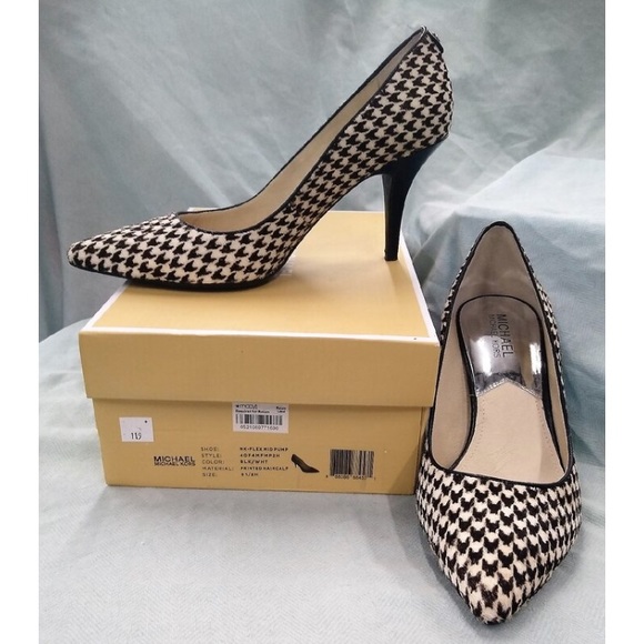 Michael Kors Shoes - Michael Kors Houndstooth Pointed Toe Heels